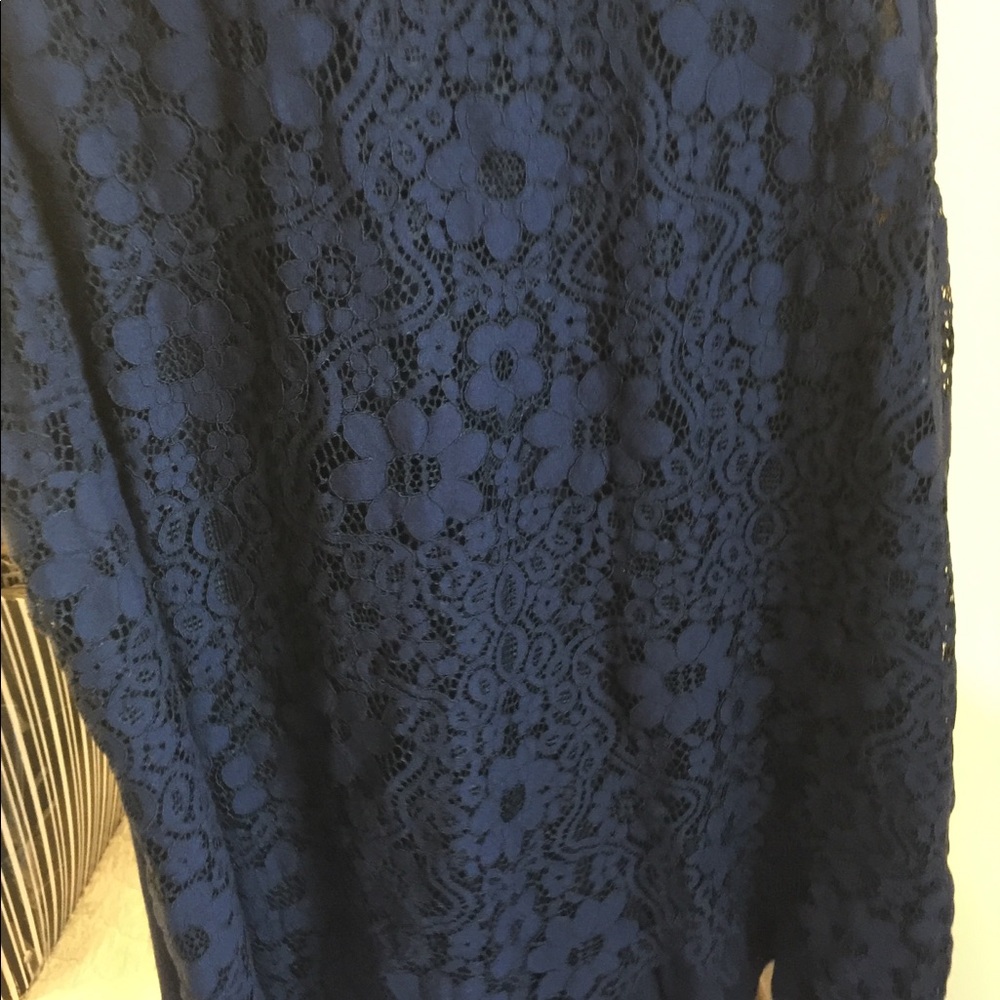 Lace Tank Top With Ruffle Bottom - Picture 3 of 9